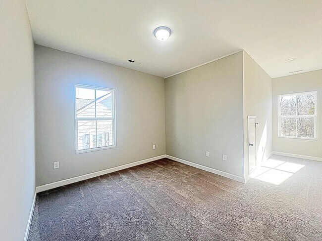 Building Photo - 5 N 6th St