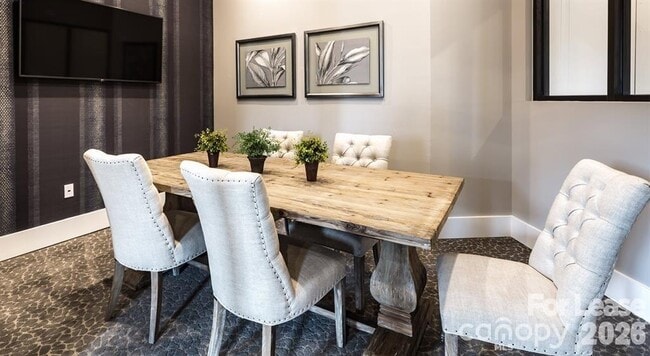 Building Photo - 16408 Holly Crest Ln