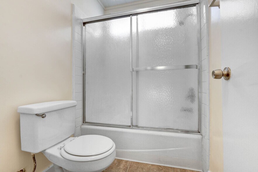 Building Photo - 230 Pacific St