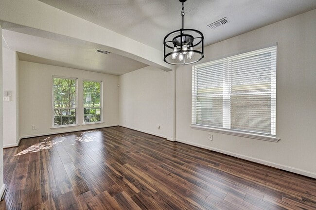 Building Photo - 15127 Trumpet Vine Ln