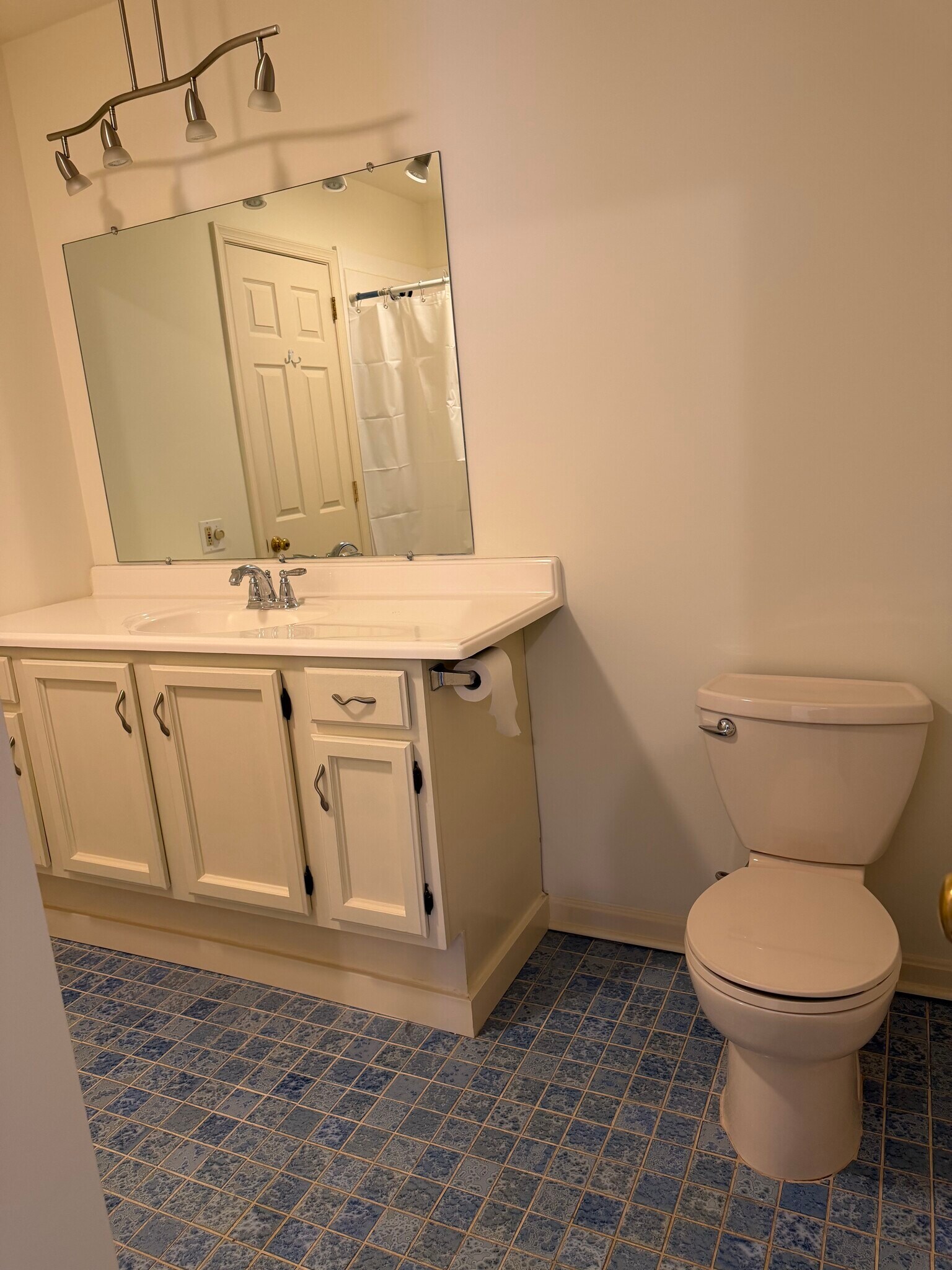 Building Photo - 2115 Wexford Rd