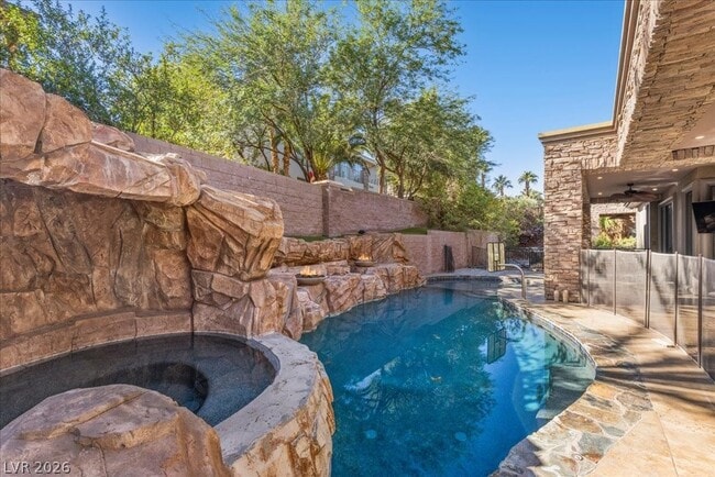 Building Photo - 514 Mandalay Ct