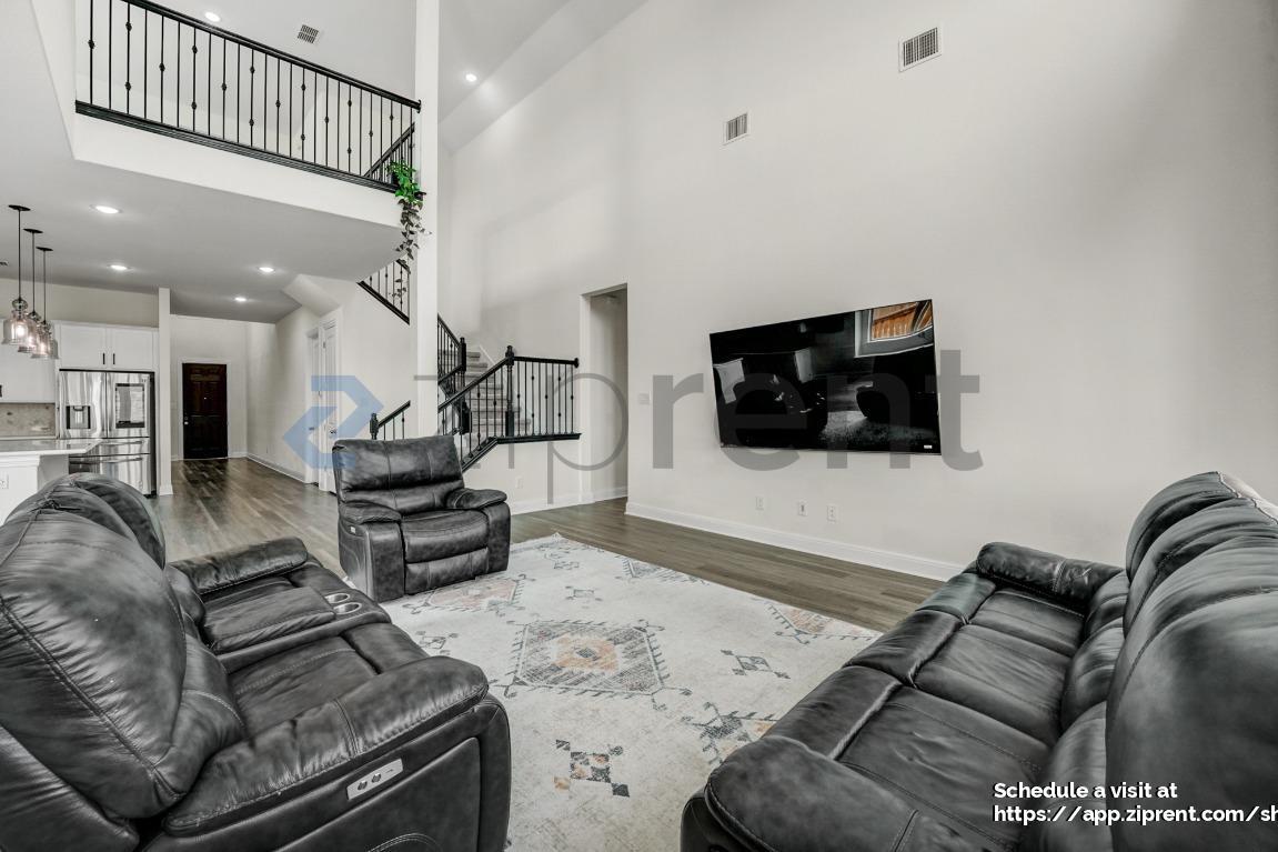 Building Photo - 1349 Ridge Runner Dr