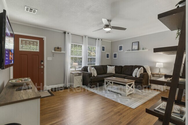 Building Photo - 4911 S Cincinnati Ave