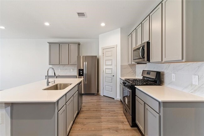 Building Photo - 29318 Hoelzen Holw Dr