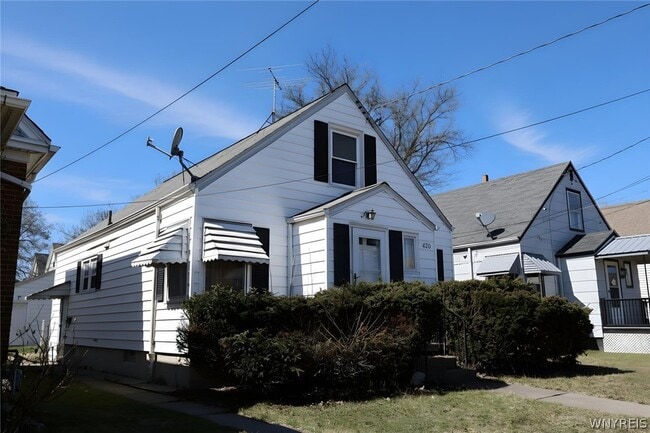 Building Photo - 420 25th St