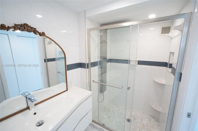 Building Photo - 11 Island Ave