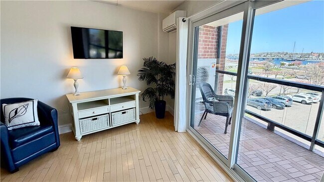 Building Photo - 1302 Capella S