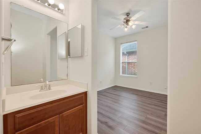 Building Photo - 13738 View Meadow Ln