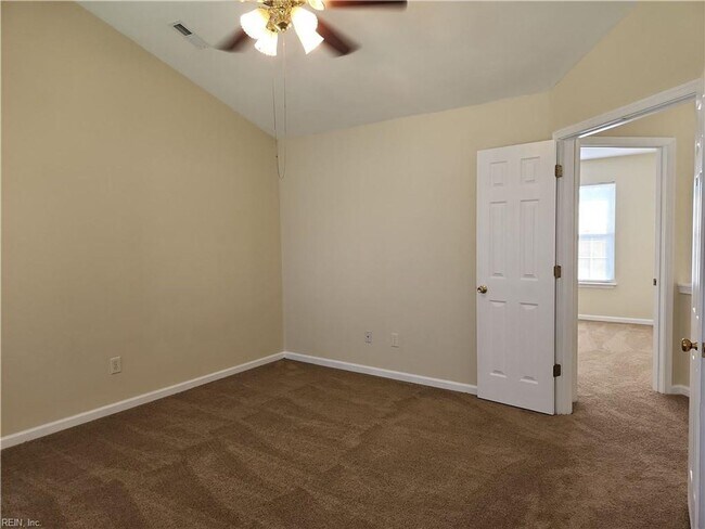 Building Photo - RENTAL