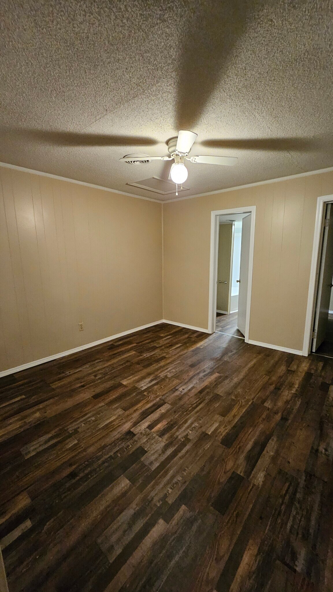 Building Photo - 134 Bates St NE