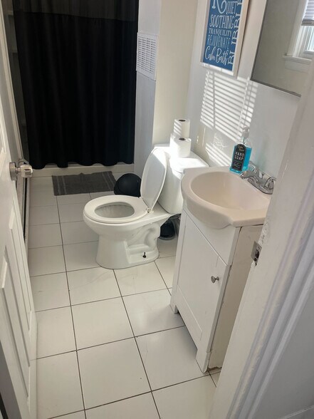 Building Photo - 25 Stevens St