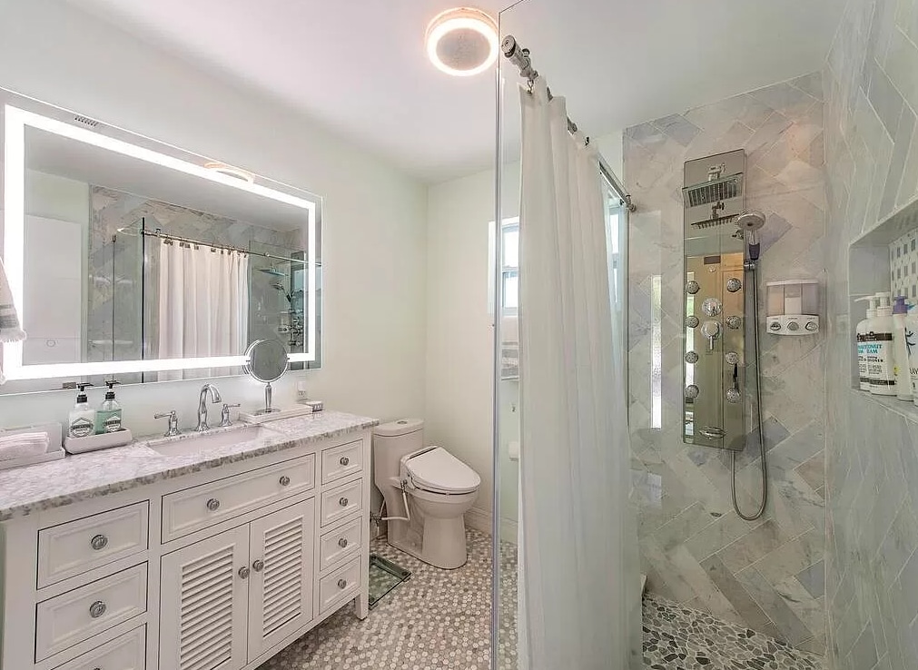 Building Photo - 778 5th Ave N