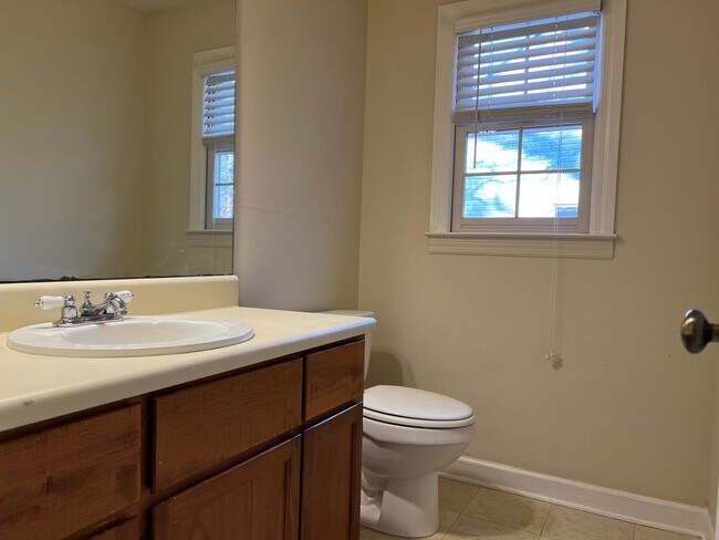 Building Photo - River North Country Club