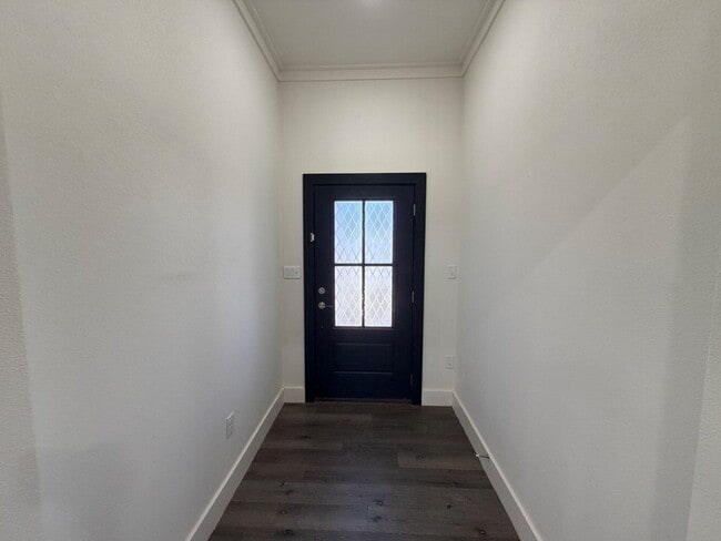 Building Photo - 405 Ranger St