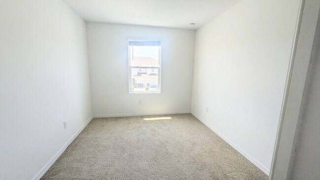 Building Photo - Annual UNfurnished 3/ 2 1/2 townhome in great location near I-75 at Skye Ranch