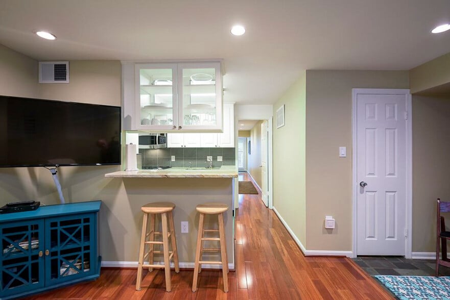 Building Photo - 1001 New Hampshire Ave NW