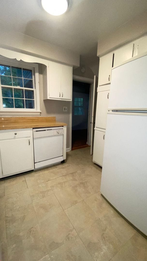 Building Photo - 3 Bedroom in Woodmoor available ASAP!!