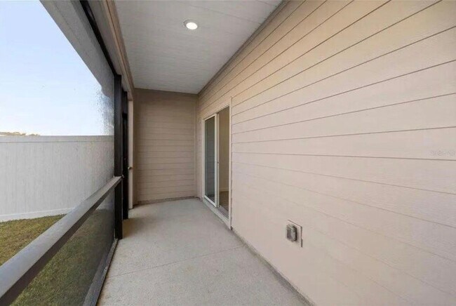 Building Photo - 3600 SE 37th Ct