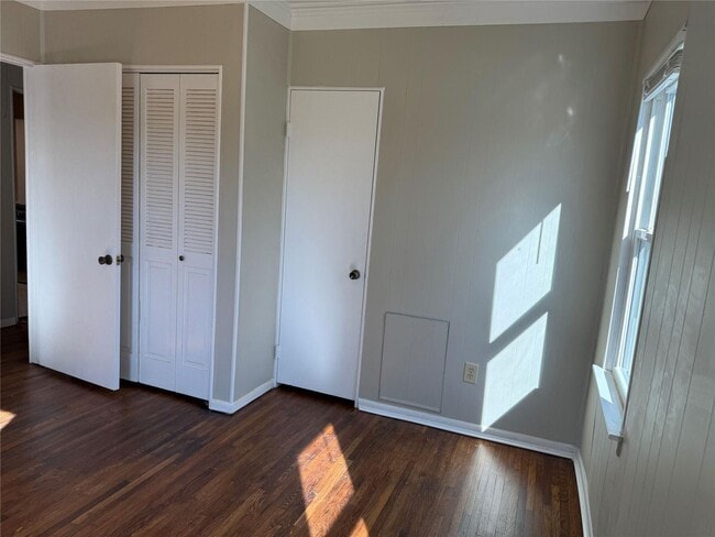 Building Photo - Great neighborhood, watchful neighbors, darling Midtown home near fairgrounds & TU.