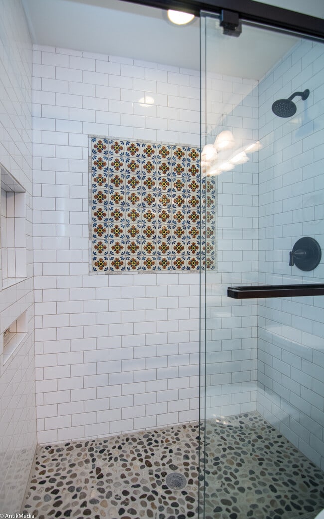 Building Photo - 7023 E 4th St