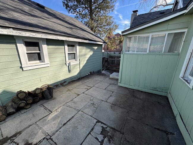 Building Photo - Newly renovated 2 bedroom home in Reno with backyard and garage! Must see! MOVE IN SPECIAL!!