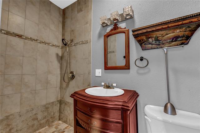 Building Photo - 415 W Couts St