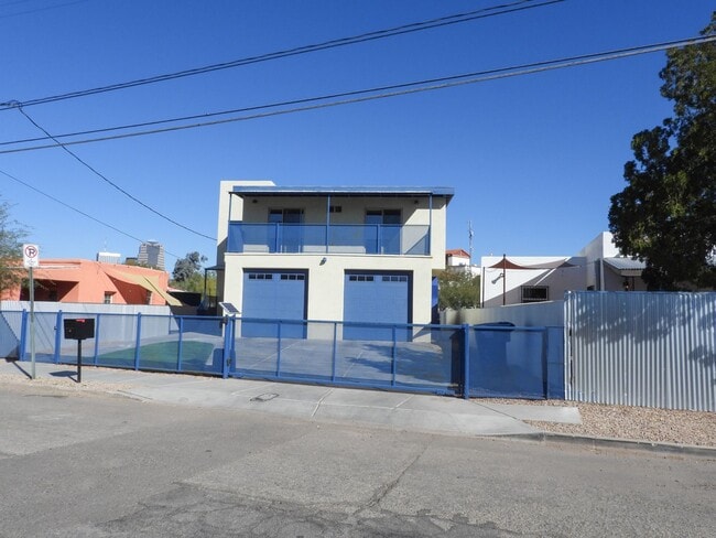 Building Photo - 3 Bedroom 2.5 Bath Home