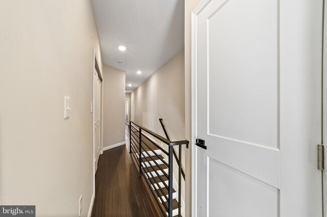 Building Photo - 4707 Sansom St