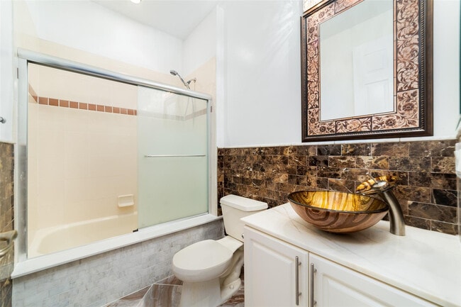 Building Photo - 1323 Vía De Pepi