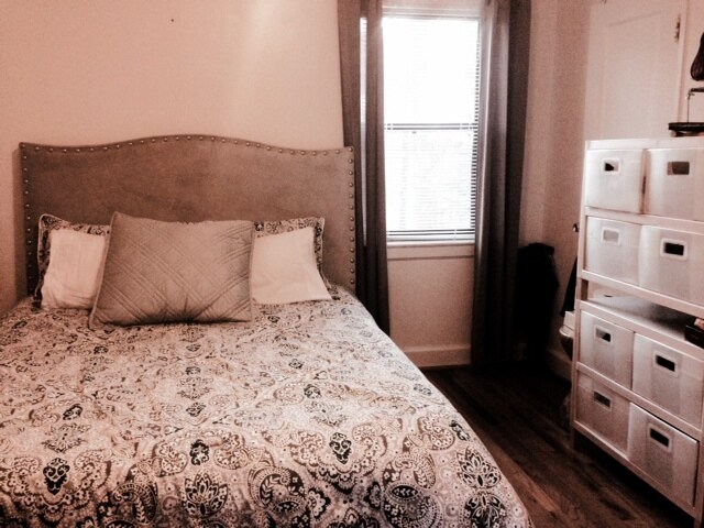 Building Photo - 317 3rd St NE