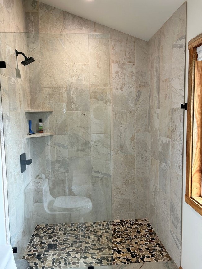 Building Photo - Furnished Luxury Ocean-View Studio | Hawi | Fiber + W/D