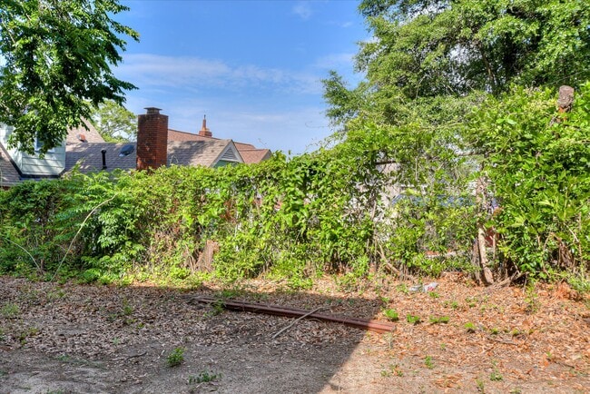 Building Photo - 1406 Johns Rd