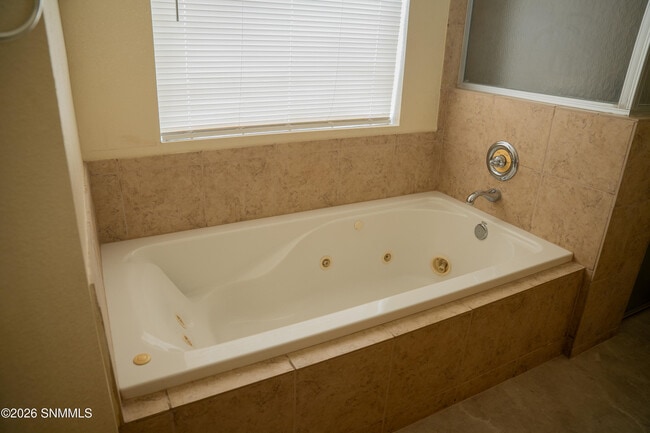 Building Photo - 804 Bonnie Ct