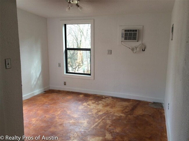 Building Photo - 705 Upson St