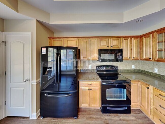Building Photo - 5013 Bunker Ln