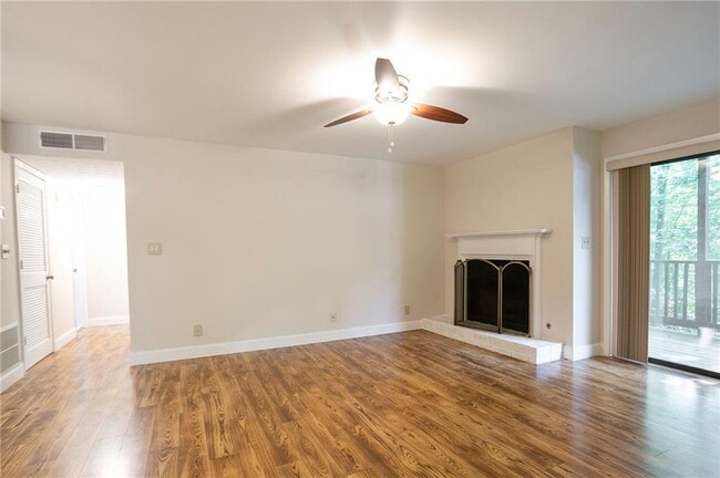 Building Photo - 408 River Run Dr