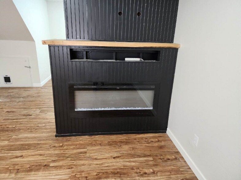 Building Photo - 2922 Dickens Dr