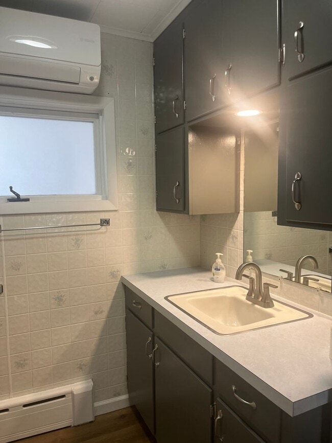 Building Photo - Spacious 5-Bedroom Home in East Cocalico T...