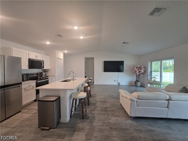 Building Photo - 4421 NE 15th Pl