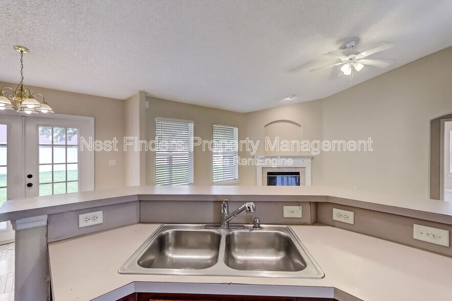 Building Photo - 9703 Cedar Ridge Dr W