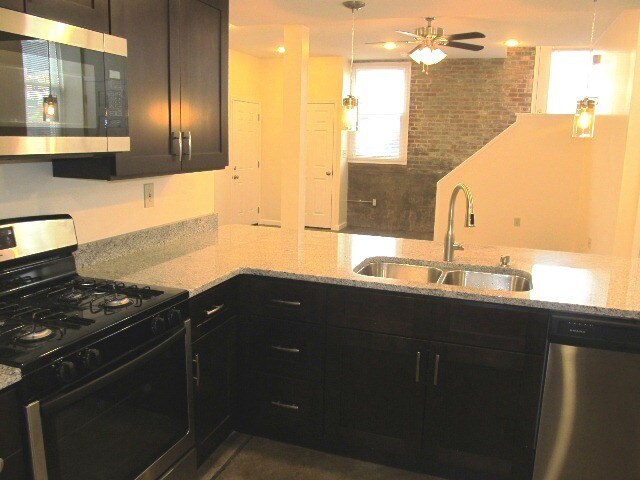 Building Photo - 3202 Holtry St