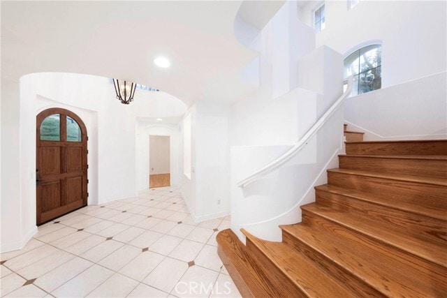 Building Photo - 19 Lucania Dr