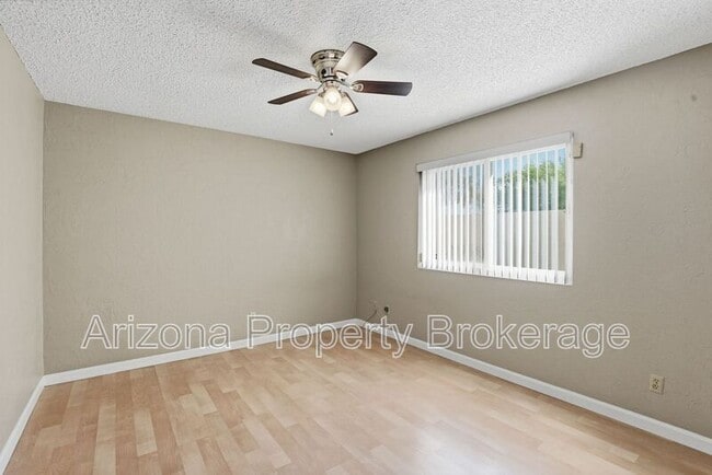 Building Photo - 2192 E Balboa Dr