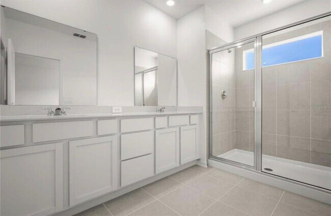 Building Photo - 2805 Skyline Lp