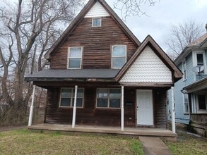 Building Photo - For Rent - Four-Bedroom Two-Bathroom Home Available NOW!