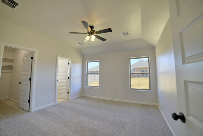 Building Photo - Brand New Home in Washington!