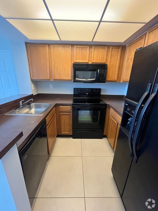 Building Photo - ONE BEDROOM ONE BATHROOM! WATERFRONT COMMU...