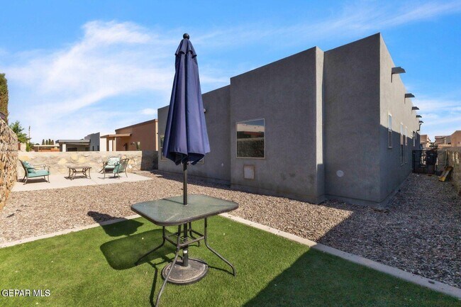 Building Photo - 13494 Hazlewood St