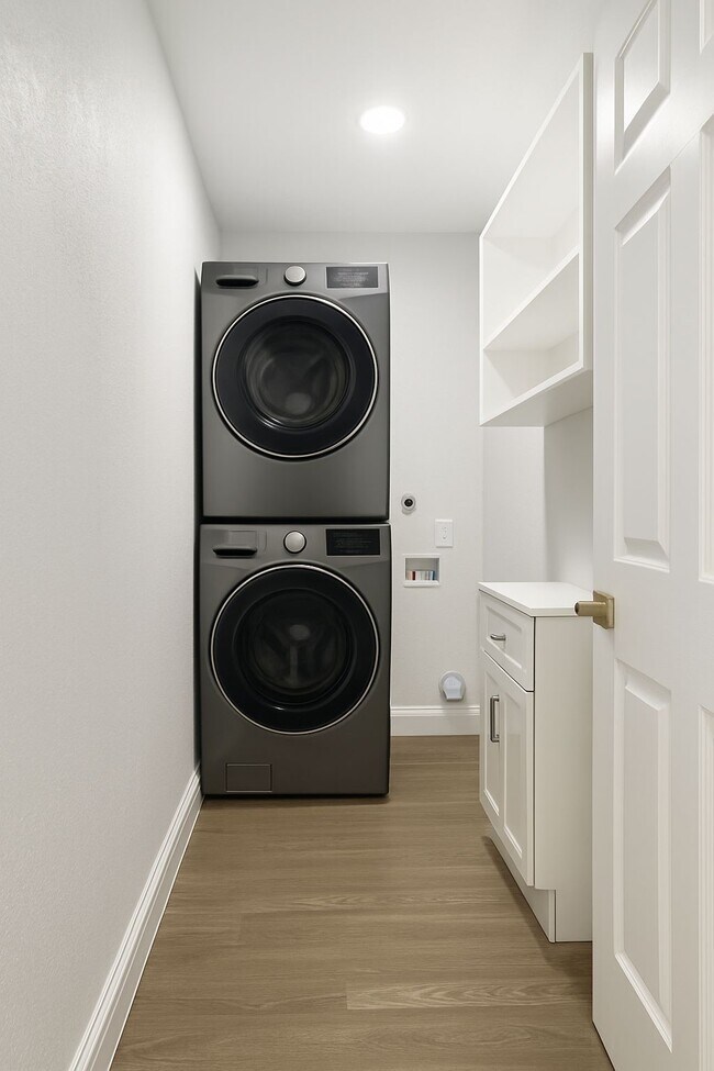 Building Photo - 810 Avenue D